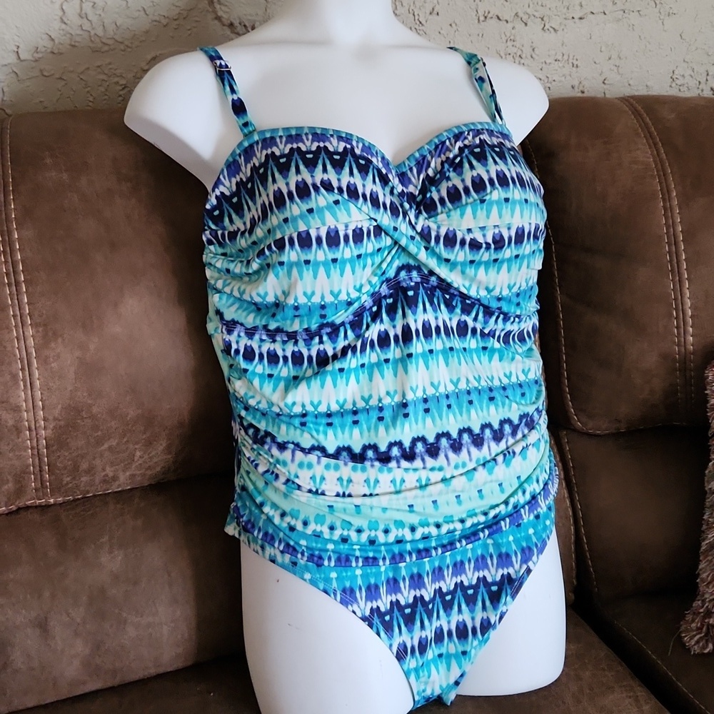 Sonnet shores padded bust swim top